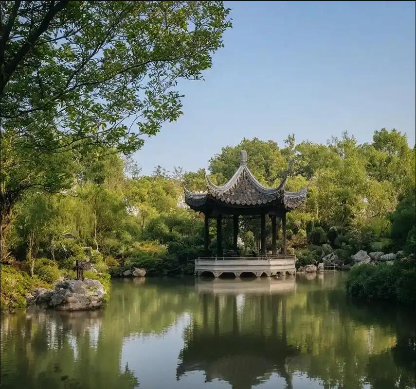 新泰绮菱餐饮有限公司